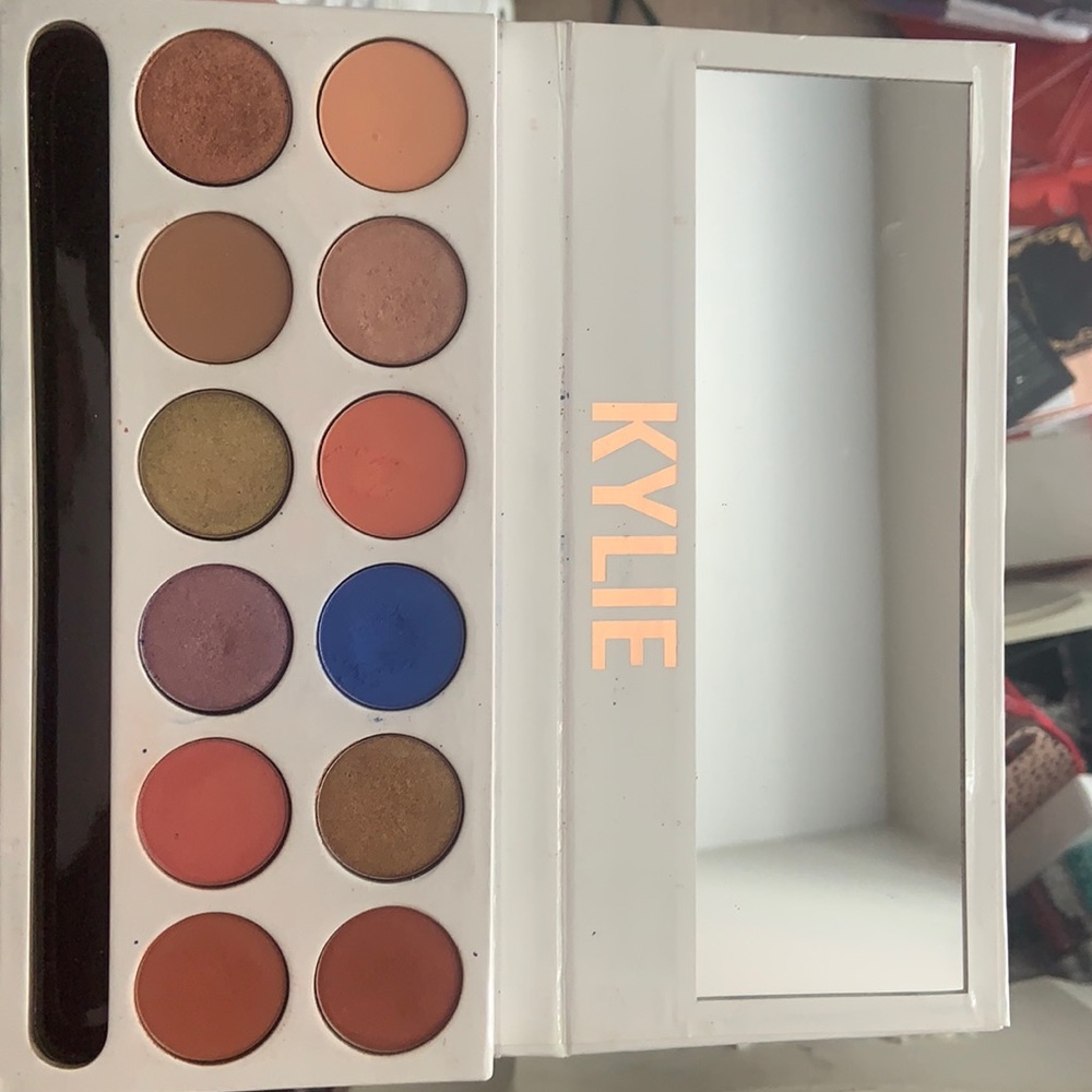 Kylie cosmetics eyeshadow palette